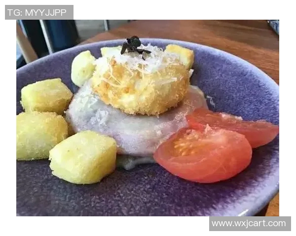 某足球明星吃中国零食视频引发热议粉丝纷纷模仿挑战美味分享文化 某足球明星吃中国零食视频引发热议粉丝纷纷模仿挑战美味分享文化