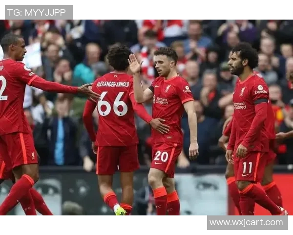 球星视角下的足球世界:技术、战术与个性化风采的完美交融 球星视角下的足球世界:技术、战术与个性化风采的完美交融